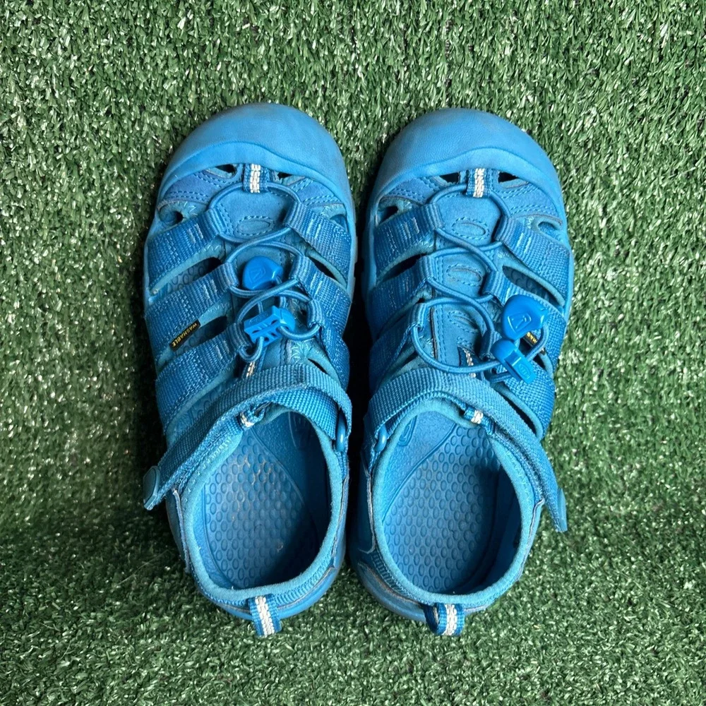 KEEN‎ Newport H2 Washable Water Hiking Gorpcore Sandals Blue Boys Youth Size 3